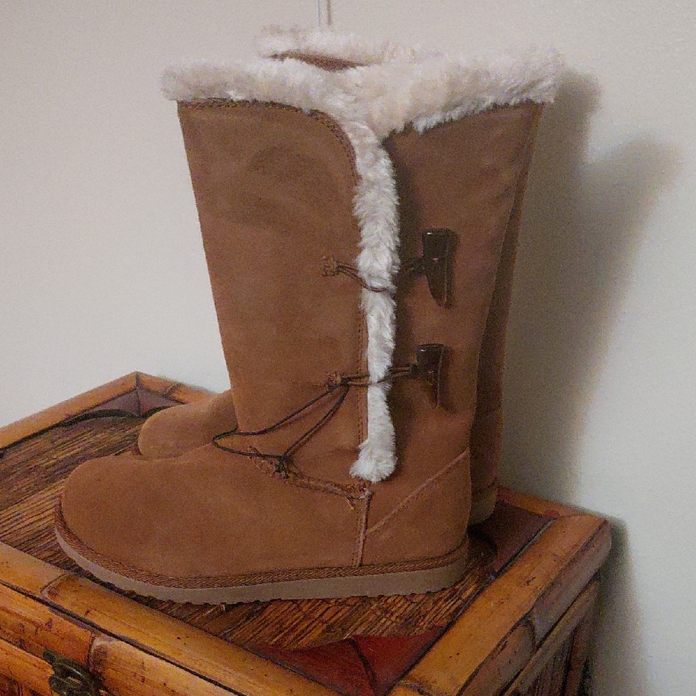 Mossimo Supply Co. Brown Winter Boots with Faux Fur Trim